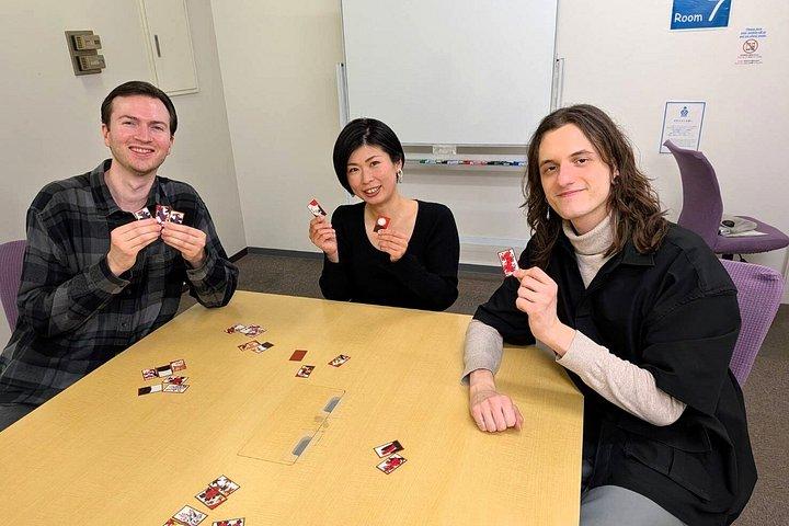京都花札でカードゲーム体験 地元英語学習者と交流