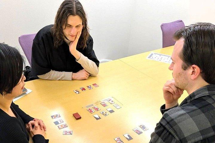 京都花札でカードゲーム体験 地元英語学習者と交流