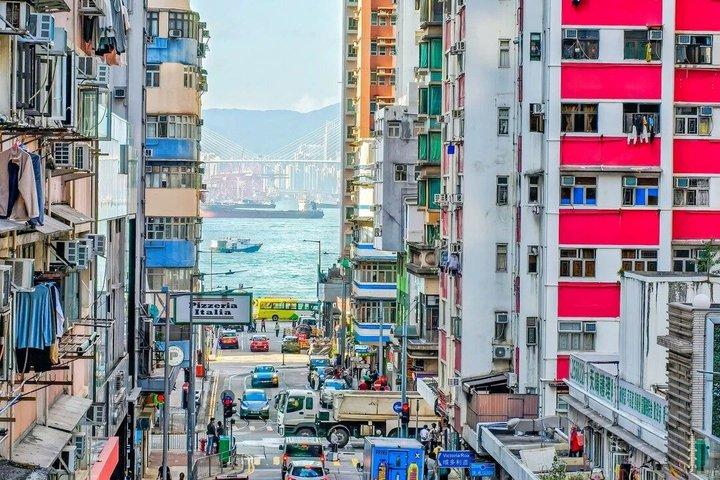 Hong Kong Walking Tour with Local Guide and Lunch
