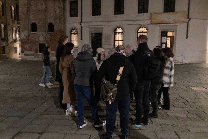 Veneza Negra: Fantasmas, Crimes, Lendas e Spritz