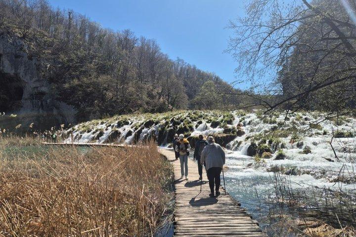 Guided transfer from Split to Zagreb with Plitvice Lakes stop