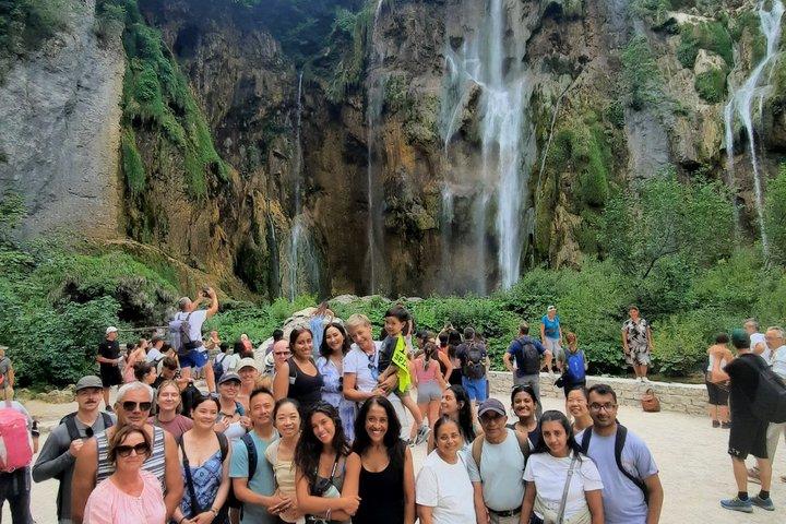 Transferência guiada de Zagreb para Split com parada nos Lagos Plitvice