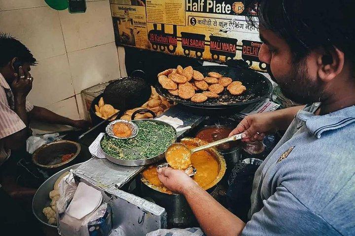 Pequeno grupo Delhi Street Food Tour 15 itens com um verdadeiro Foodie