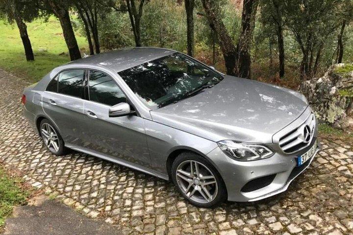 Privater Transfer zum Flughafen Lissabon