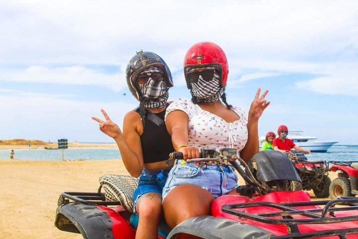 マルサ・アラム・クワッドバイクとバギー砂漠サファリ