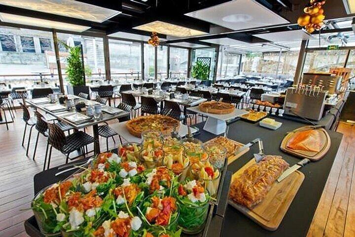 Eiffel Tower Grounds Walk and Seine River Dining Cruise