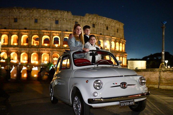 Expérience privée à Rome en Fiat 500, avec un photographe local