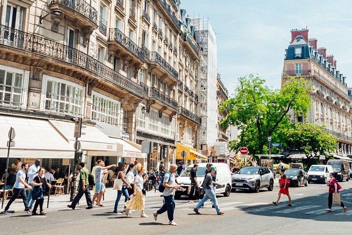 パリ：秘密の地下通路とルーヴル美術館ガイドツアー