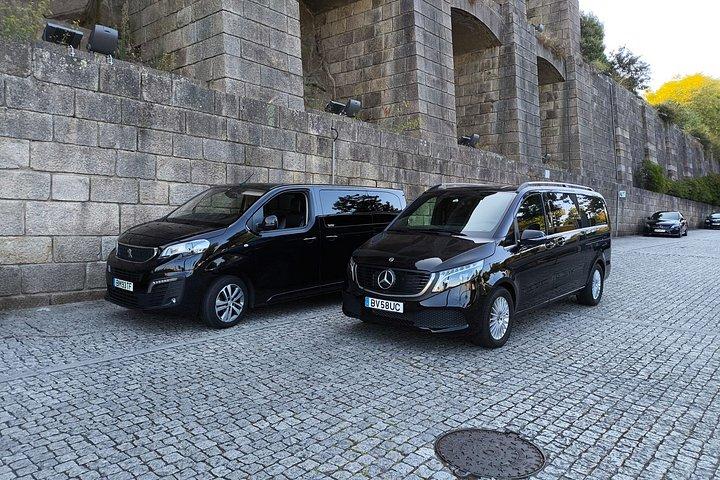 Trasferimento privato da Lisbona a Porto con 2 fermate.
