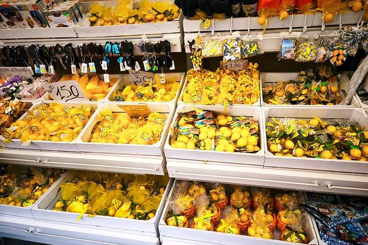 ソレントの食とウォーキングツアーで地元の味を発見