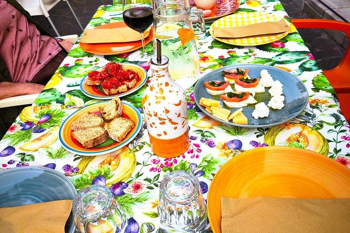 ソレントの食とウォーキングツアーで地元の味を発見