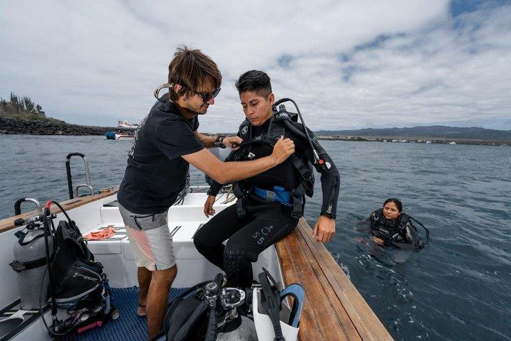 Buceo Discovery en Punta Estrada Santa Cruz