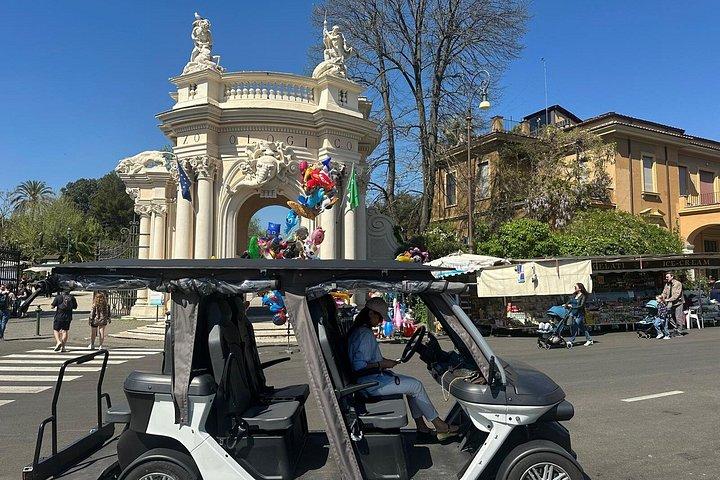 3時間でローマを満喫するプレミアムゴルフカートツアー
