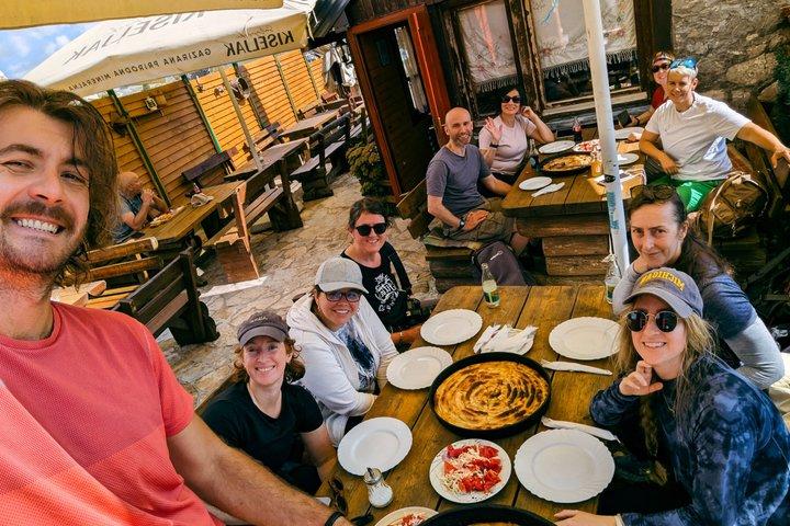 Bosnisches Abendessen mit einer einheimischen Familie | Authentic Home Dining