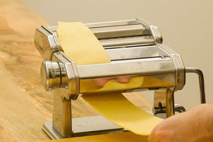 アレシオの家：ミラノの地元家庭で料理と食事を楽しむ、最大8名様