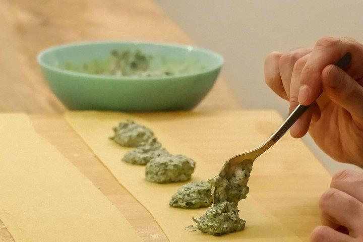 アレシオの家：ミラノの地元家庭で料理と食事を楽しむ、最大8名様