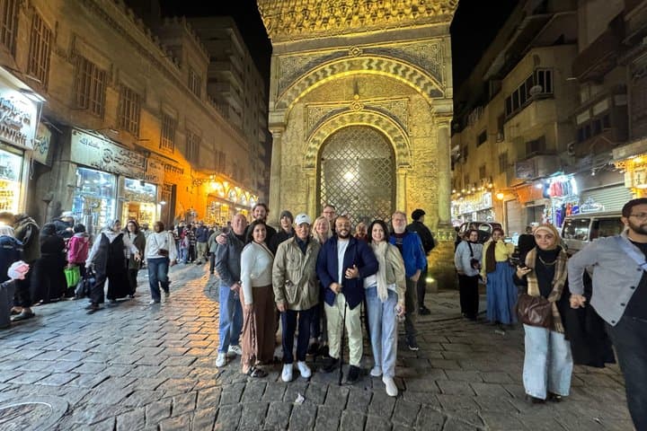 Cairo Night Tour : Market ,Centre ,Dinner & Wig Free