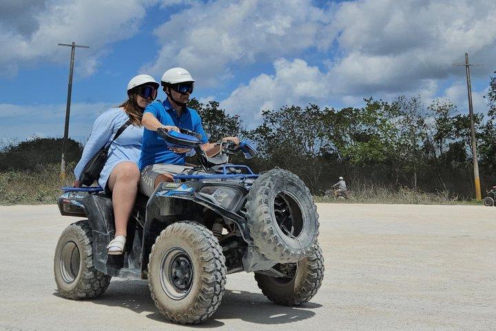 コスメル島とセノーテ ジェイドのダブル ATV ツアー