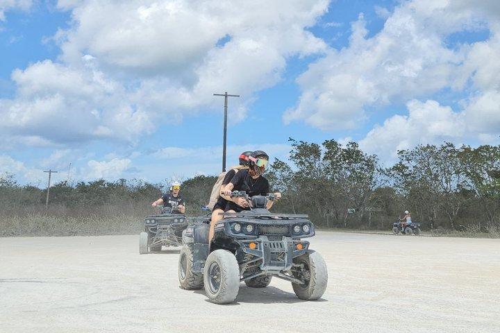 コスメル島とセノーテ ジェイドのダブル ATV ツアー