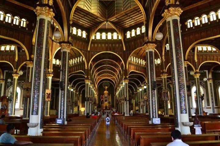 Ujarras Orosí and Basilica Ruins Tour from San Jose