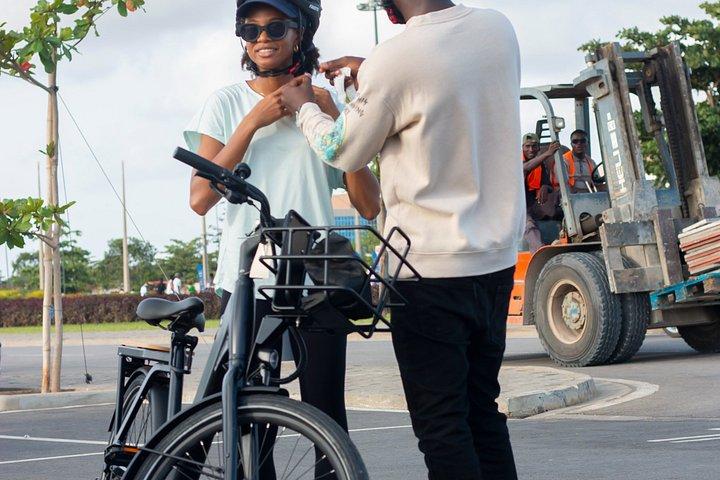 Passeio guiado de bicicleta elétrica em Cotonou