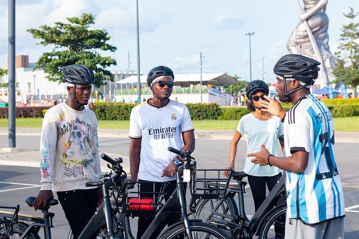 Passeio guiado de bicicleta elétrica em Cotonou