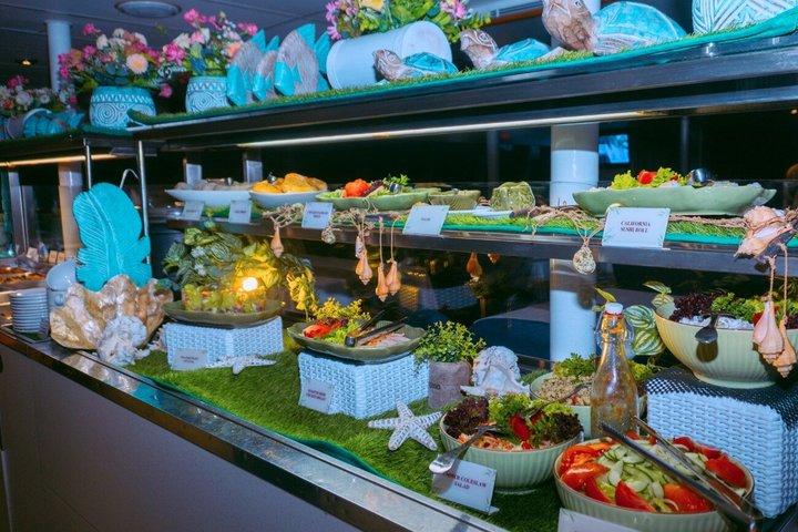 Bali Hai dinercruise bij zonsondergang met buffet en live entertainment