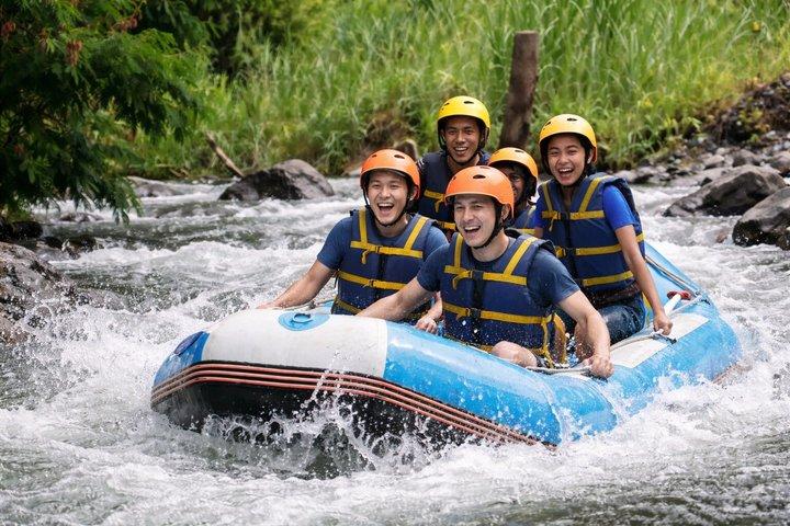 White Water Rafting Adventure sul fiume Telaga Waja