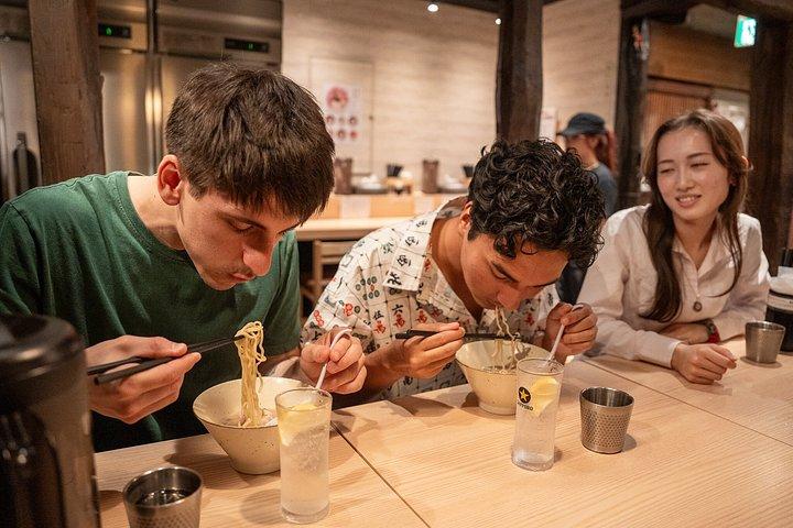 新宿パーフェクトペアリングフードツアー：5駅、定番ペアリング4品