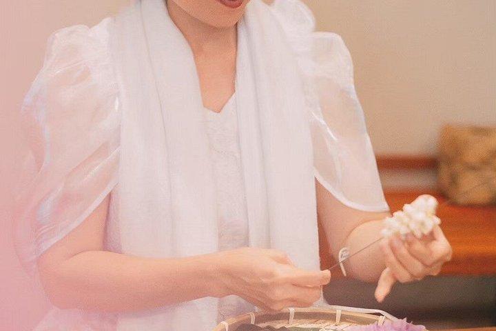 パーククローンタラート市場でのタイフラワーガーランドワークショップ