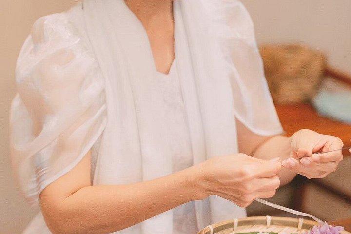 パーククローンタラート市場でのタイフラワーガーランドワークショップ