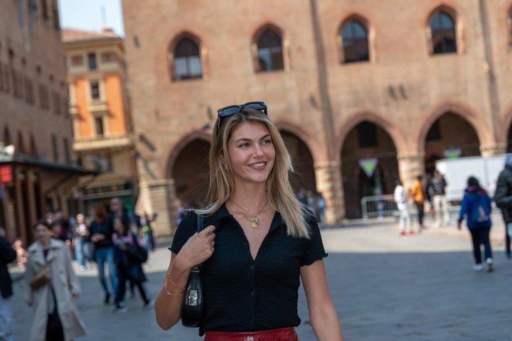 Bologna 3h Food & Cultural Walking Tour