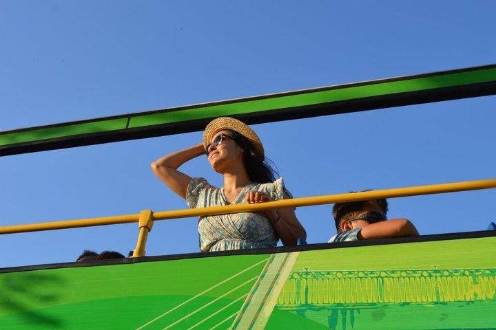 Touristenbustour durch Sevilla