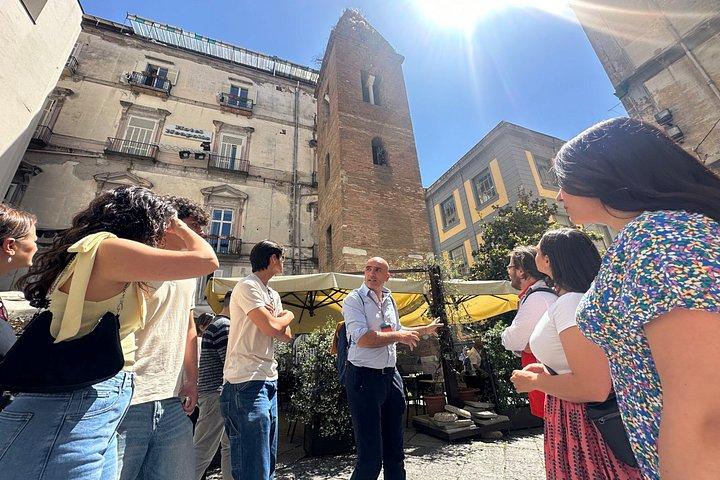 ナポリ：地元の専門家によるストリートフードと観光ツアー