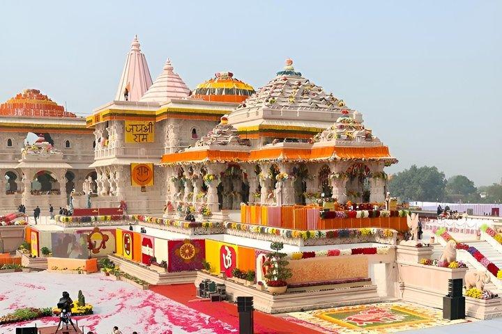Visita ao Templo de Ayodhya From Lucknow - Visita de um dia