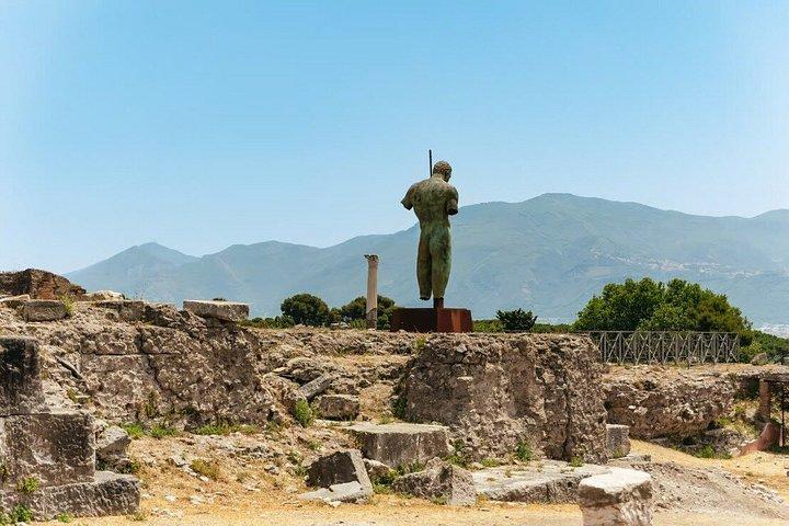 ローマ発ポンペイ、アマルフィ海岸、ポジターノ日帰り旅行