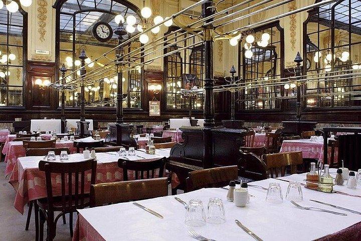 パリ・パルファン美術館とパリ・ツアーの秘密の屋根付き通路