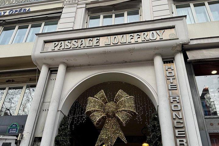 パリ・パルファン美術館とパリ・ツアーの秘密の屋根付き通路