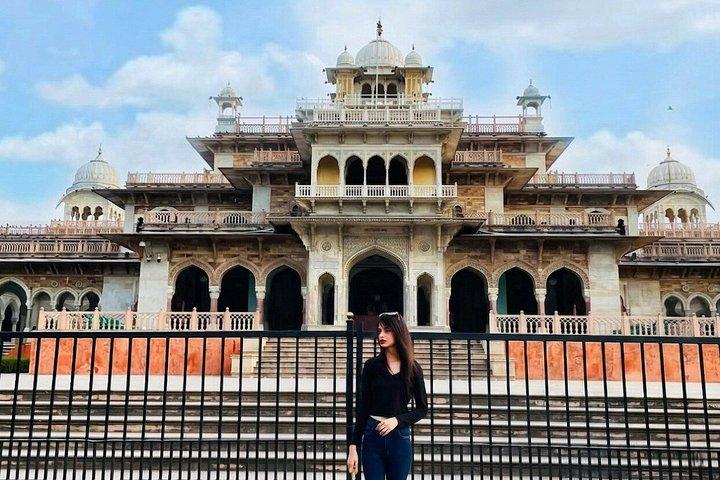 Jaipur Day Tour by Private Car with Local Guide