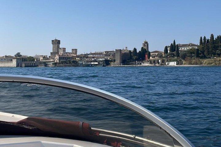 ヴェローナからガルダ湖、シルミオーネ、デセンツァーノ、ボルゲットへのツアー