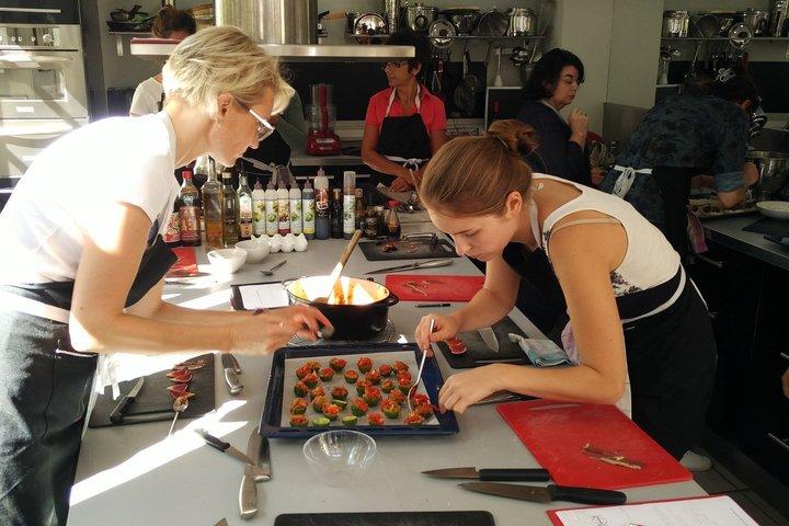 Crie um menu Francês completo com aulas de culinária de visita ao mercado