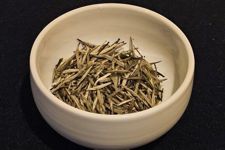 Busan: Join a Tea Ceremony & Create a Calligraphy Memento