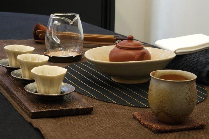 Busan: Join a Tea Ceremony & Create a Calligraphy Memento
