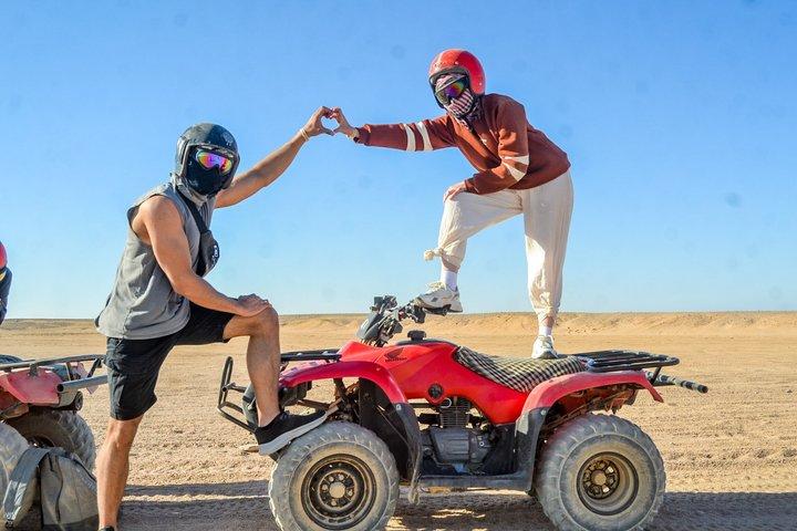 Sunset Quad Bikes Camels ride Show noturno em Sharm El Sheikh
