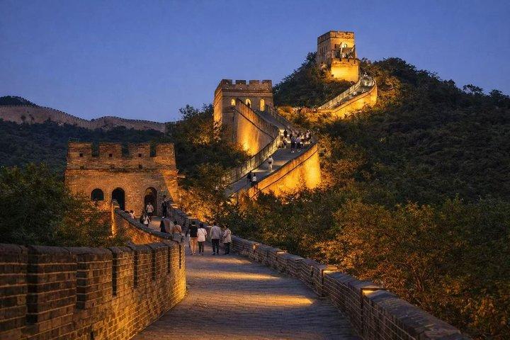 Badaling Night Biglietti Grande Muraglia Show e trasferimento opzionale