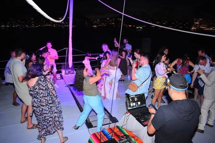 カボサンルーカスサンセットクルーズライブマリアッチ、ダンスとオープンバー