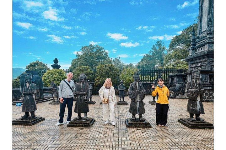 ホイアンまたはダナンからハイヴァン峠と皇城を経由するフエへのツアー