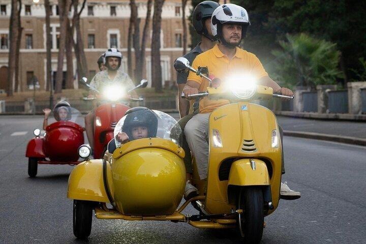 Vespa Sidecar Tour met pick-up van het hotel en drop-off 90 minuten