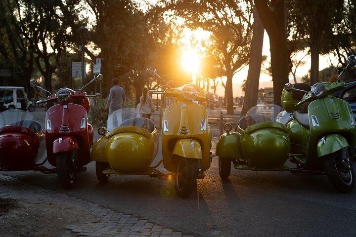 Vespa Sidecar Tour met pick-up van het hotel en drop-off 90 minuten