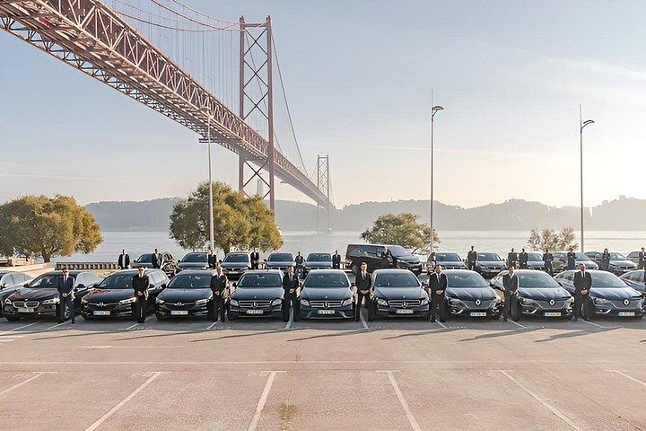 ポルトからリスボンへのプライベート片道送迎と観光ストップ